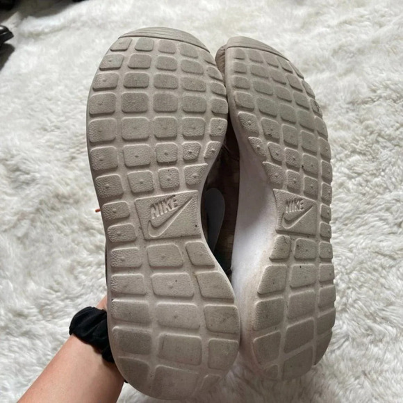 Nike Roshe Run Multicolor Running Shoes  Sneakers Sz 8.5 - Picture 6 of 6